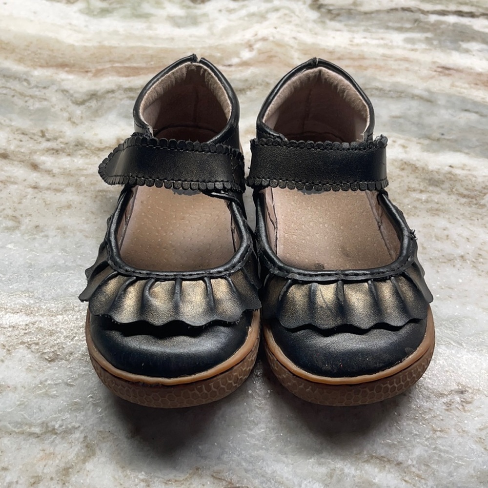 Live and Luca girls shoes size 9